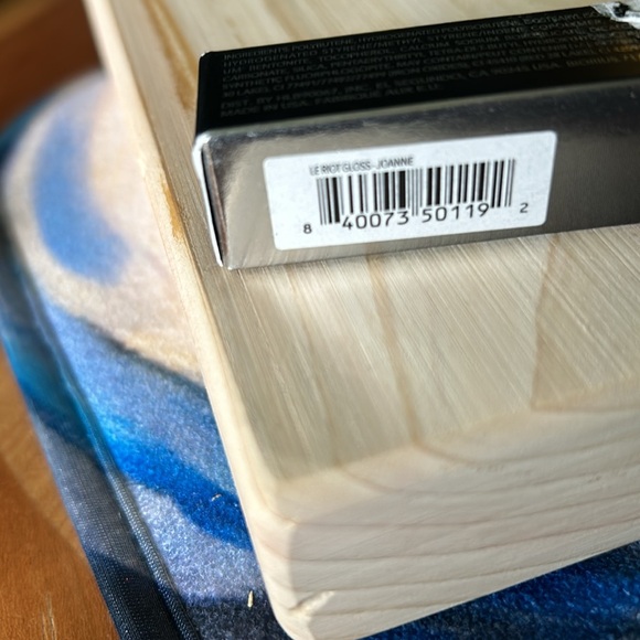 Haus Joanne lip gloss - Picture 5 of 11